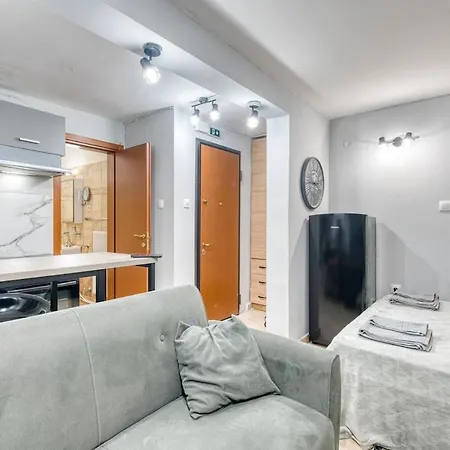 Quiet Lower-Level City Studio Thessaloniki By Μρs Salonicco